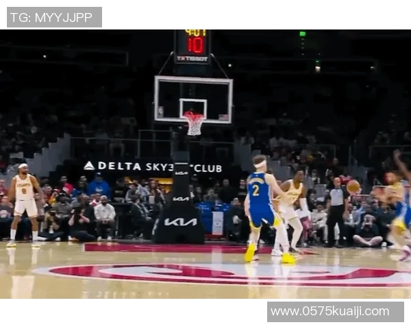 2015年NBA季后赛精彩回顾：勇士对阵老鹰的激烈对决与精彩瞬间分析