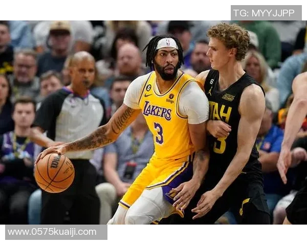 戴维斯与洛佩兹谁更强大全面分析两位拳手的实力与战绩对比 戴维斯与洛佩兹谁更强大全面分析两位拳手的实力与战绩对比