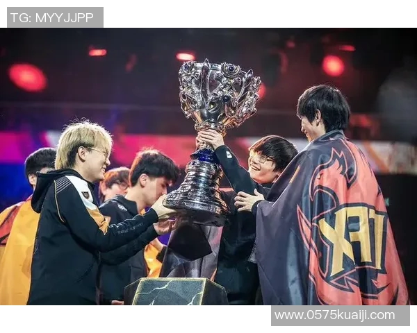 英雄联盟纪实：探寻FPX战队从辉煌到重生的转型历程与未来展望